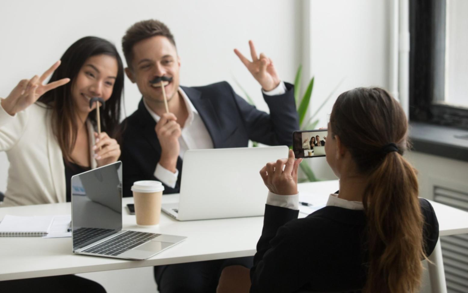 Professional startup consultation session showing collaborative learning environment